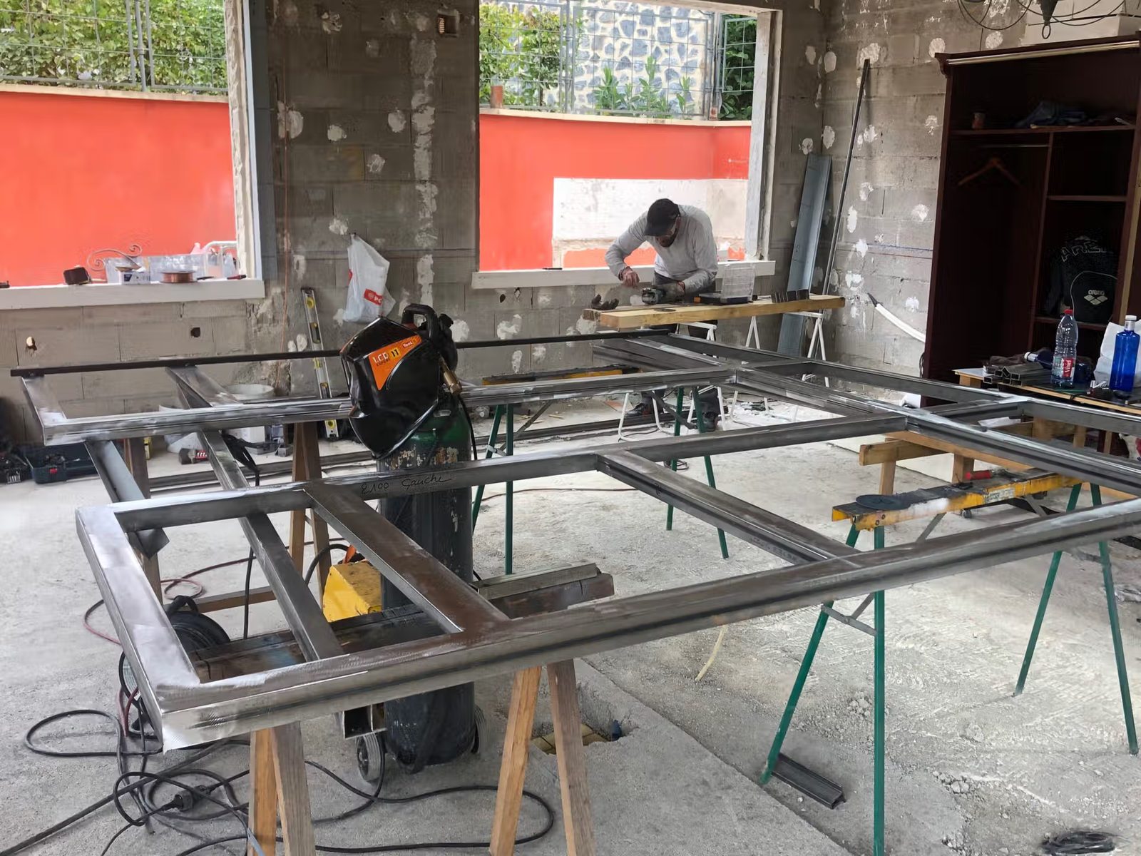 Fabrication cadres aluminium menuiseries acier atelier EloxyMetal Pithiviers