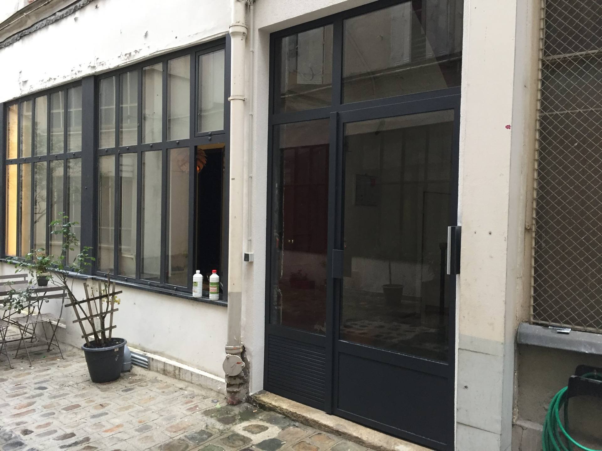 Façade atelier verrière aluminium anthracite — EloxyMetal