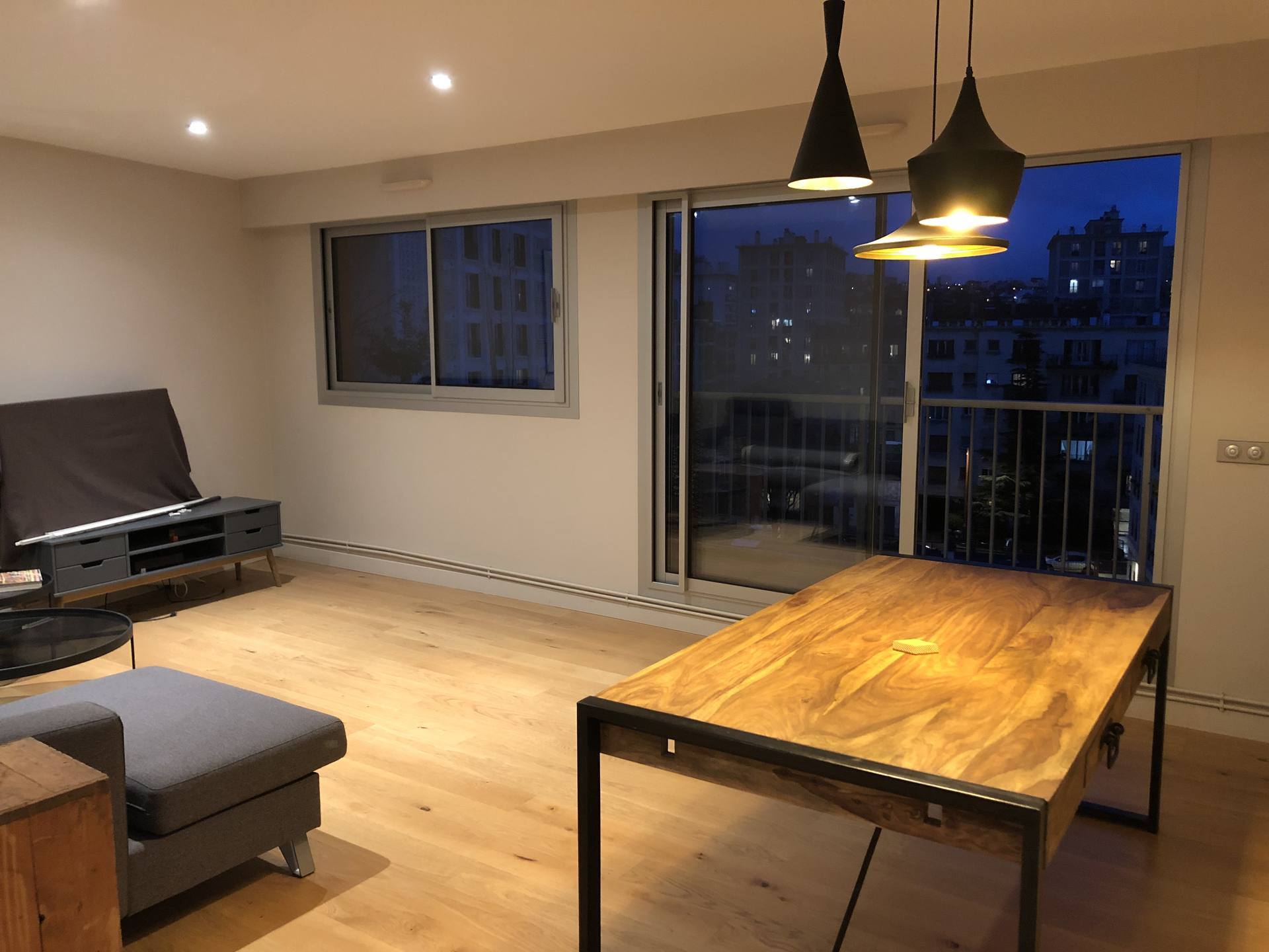 Grande baie vitrée aluminium coulissante appartement — EloxyMetal
