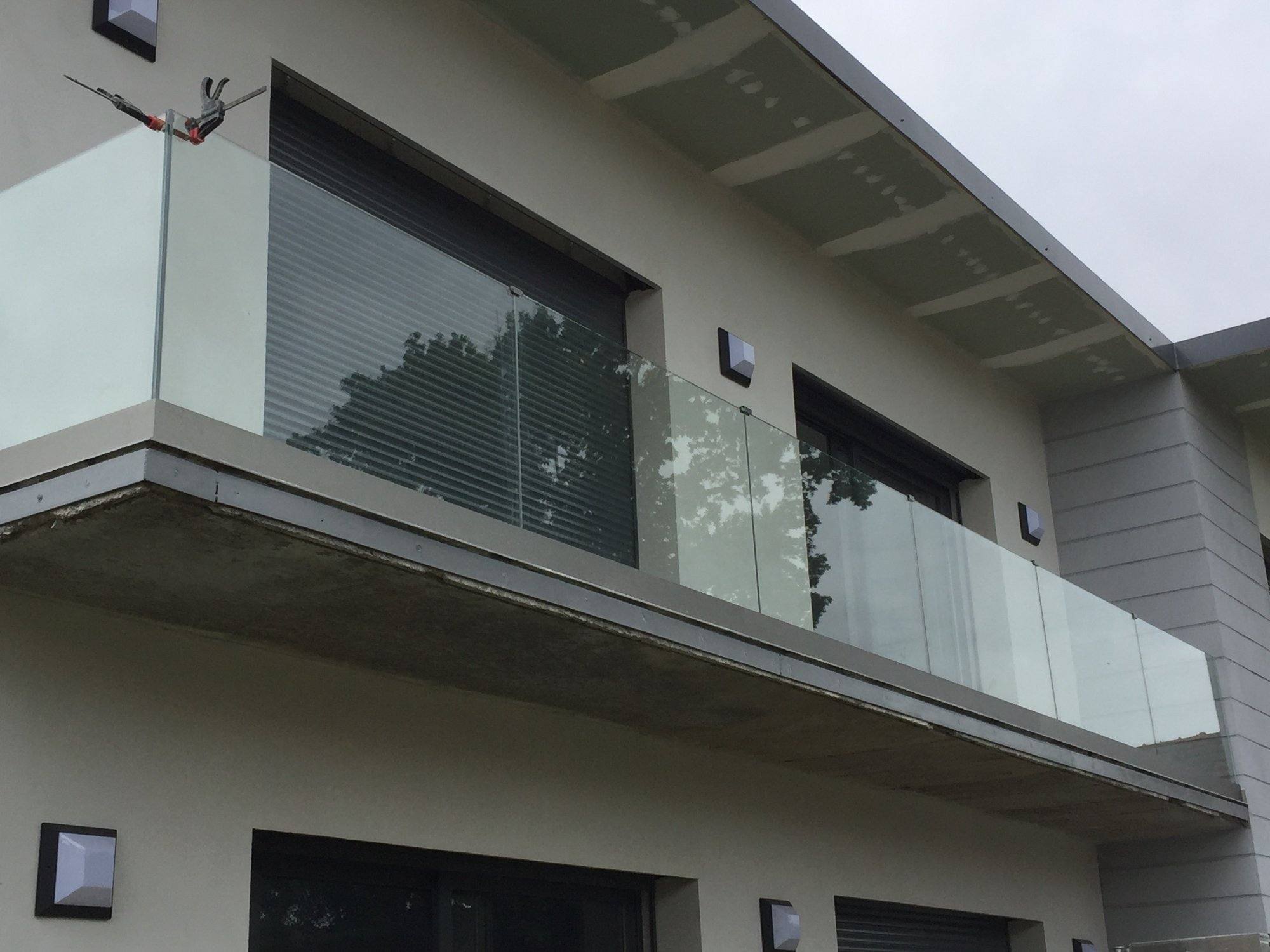 Garde-corps verre sur mesure à Orléans — EloxyMetal