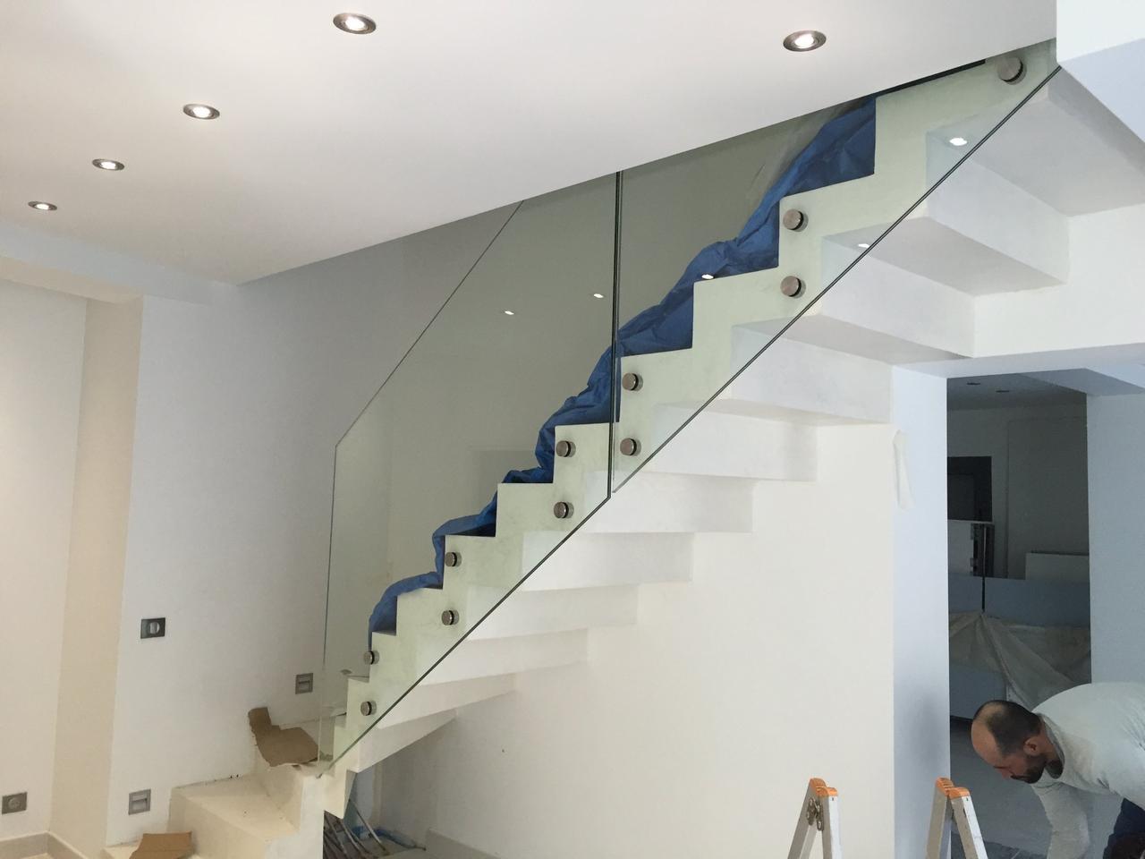 Garde-corps verre trempé escalier béton fixation inox — EloxyMetal Pithiviers