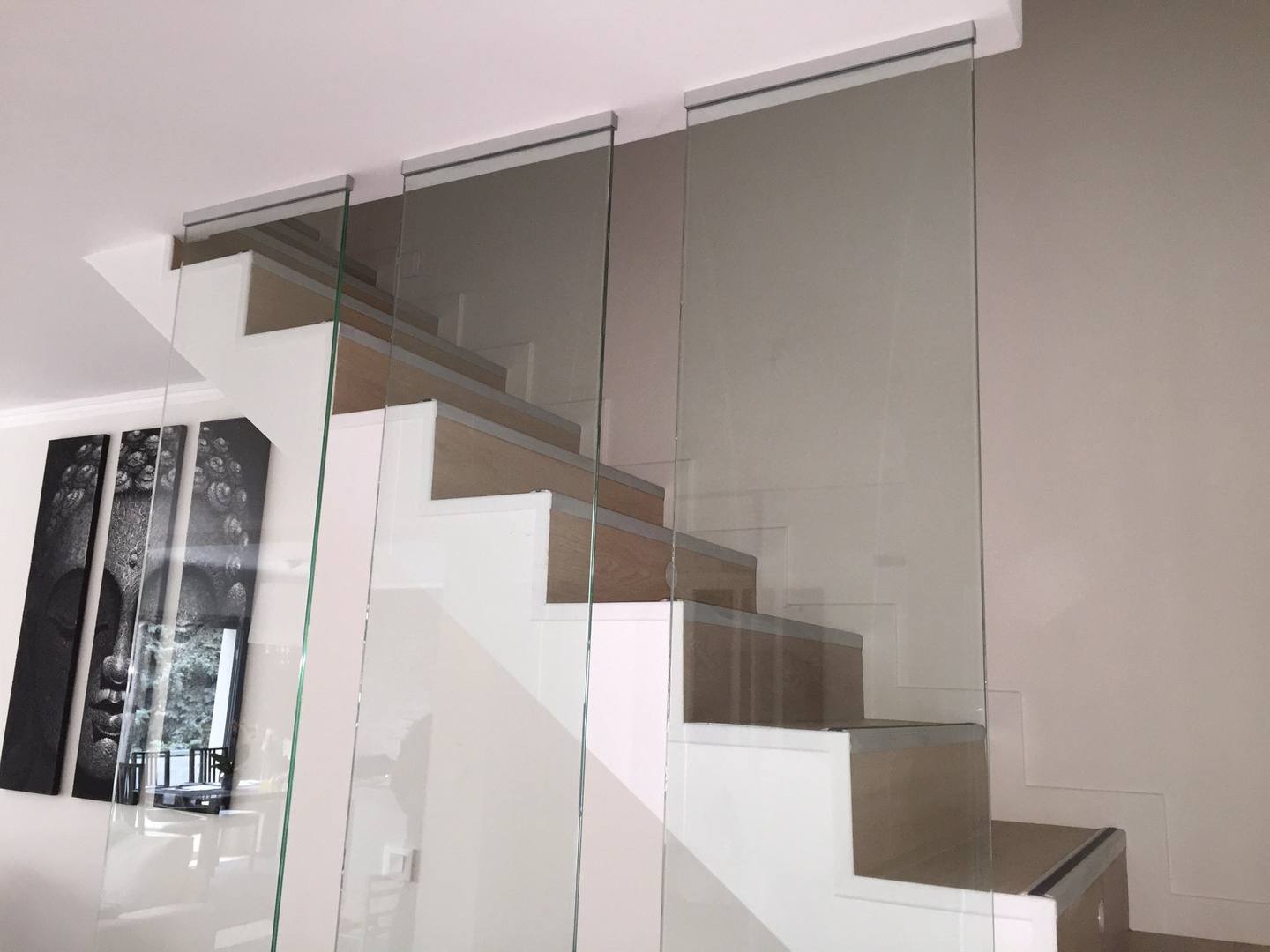 Garde-corps verre trempé escalier bois fixation plafond — EloxyMetal